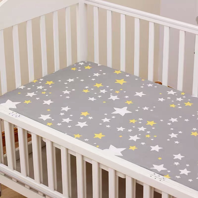 HOMCOM cotton baby bed sheet with colorful cartoon design, soft bedding for infants and young children, suitable for baby cribs.