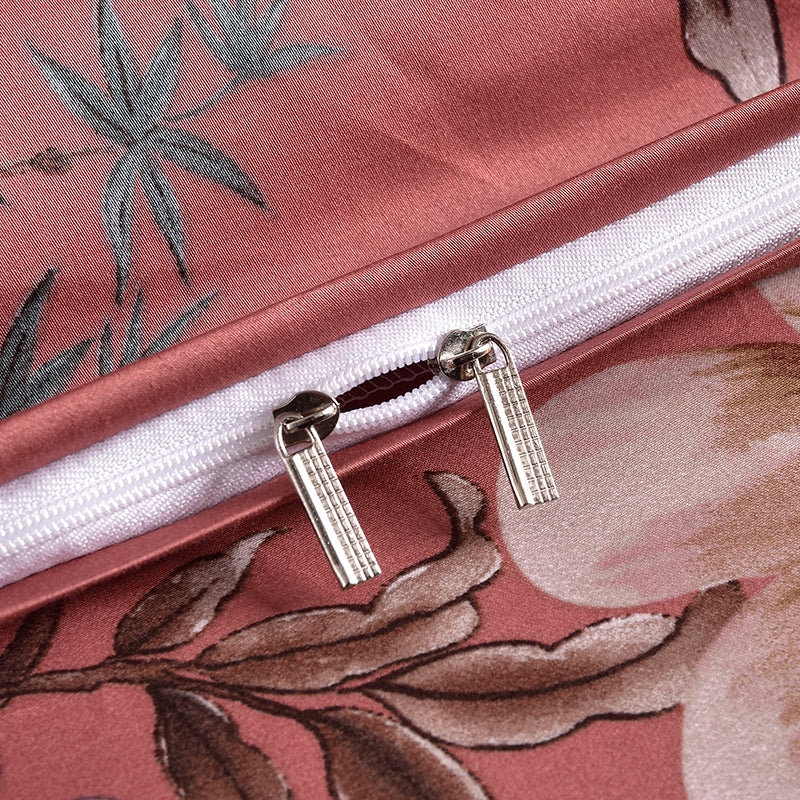 HOMCOM double-sided silky cotton duvet cover bedding with smooth, luxurious fabric and elegant design, perfect for a cozy bedroom.