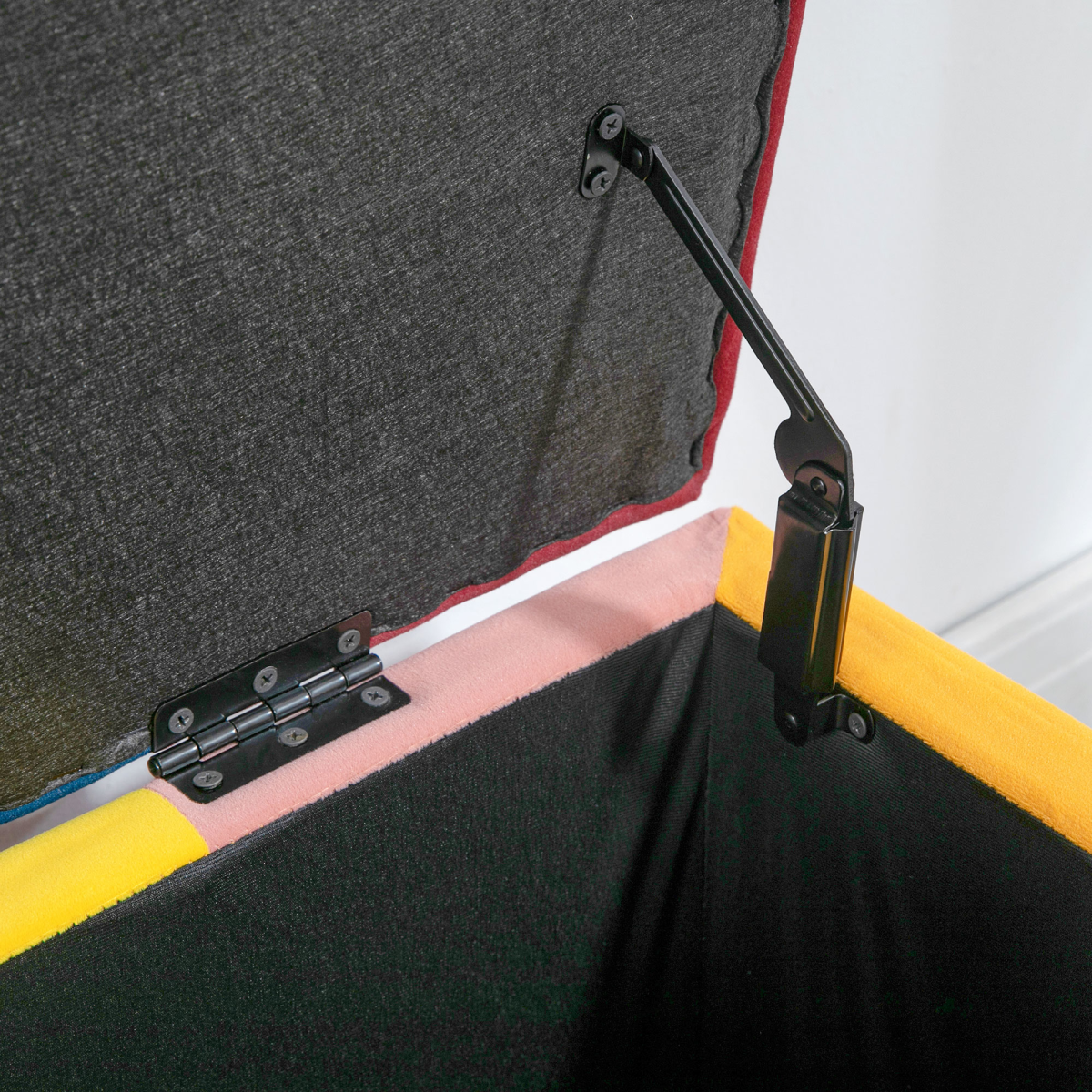 Velvet Storage Ottoman Bench – Button-Tufted Footstool with Wooden Legs (114 × 47 × 47 cm)