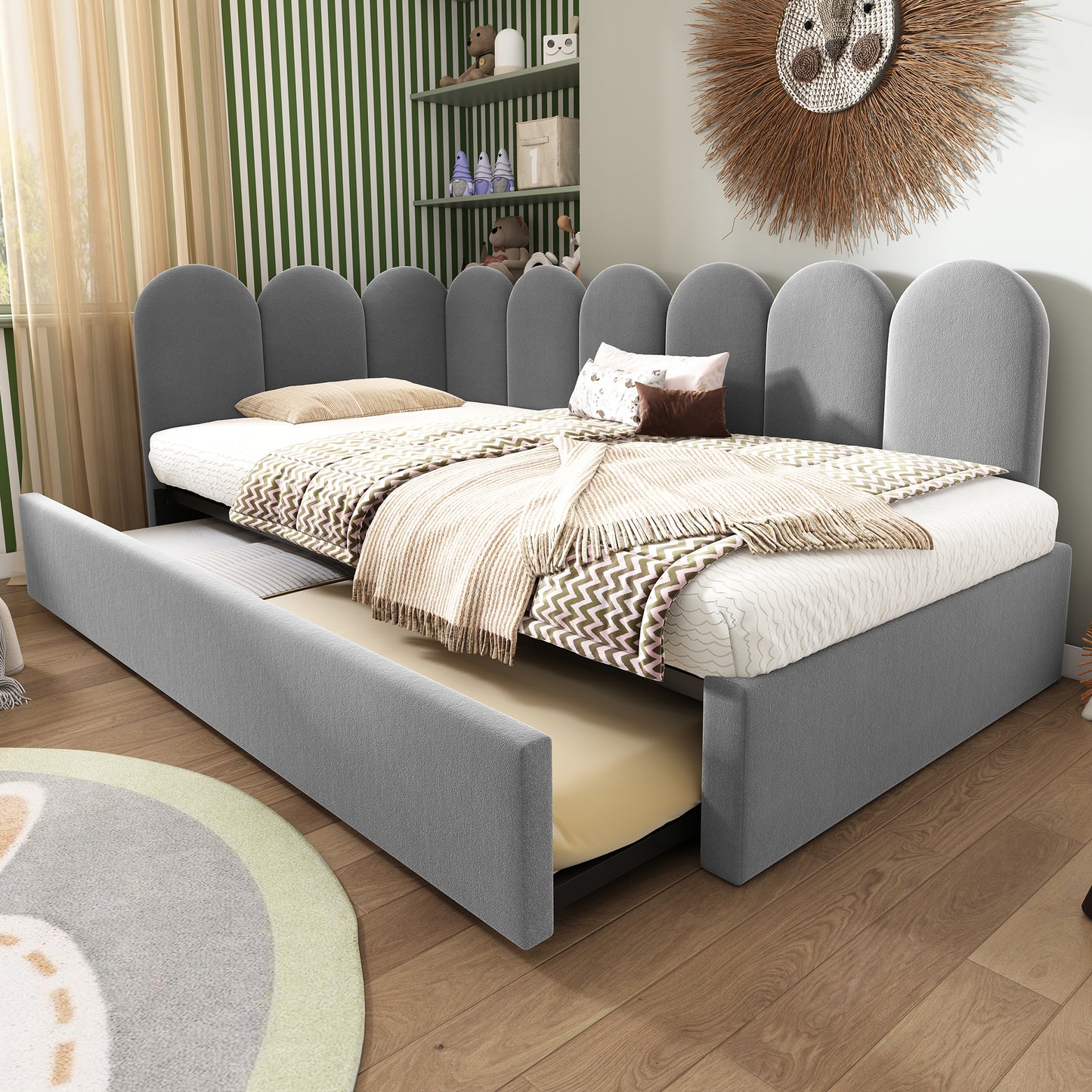 Grey upholstered HOMCOM daybed with pull-out bed, velvet fabric, slatted frame, suitable as a sofa or guest bed for adults and children.
