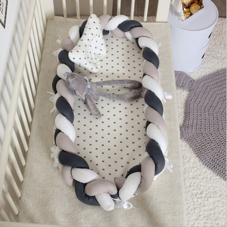 Portable cotton crib by HOMCOM, lightweight and soft with breathable fabric, ideal for infant sleeping and easy to transport.