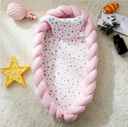 HOMCOM portable cotton crib for infants, lightweight and foldable with soft cotton fabric, ideal for travel and bedside use