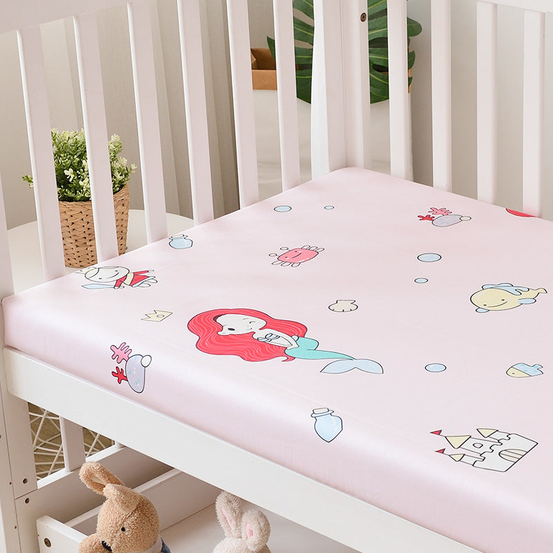 HOMCOM non-slip bed cover with textured surface, designed for secure placement and added comfort on a bed.