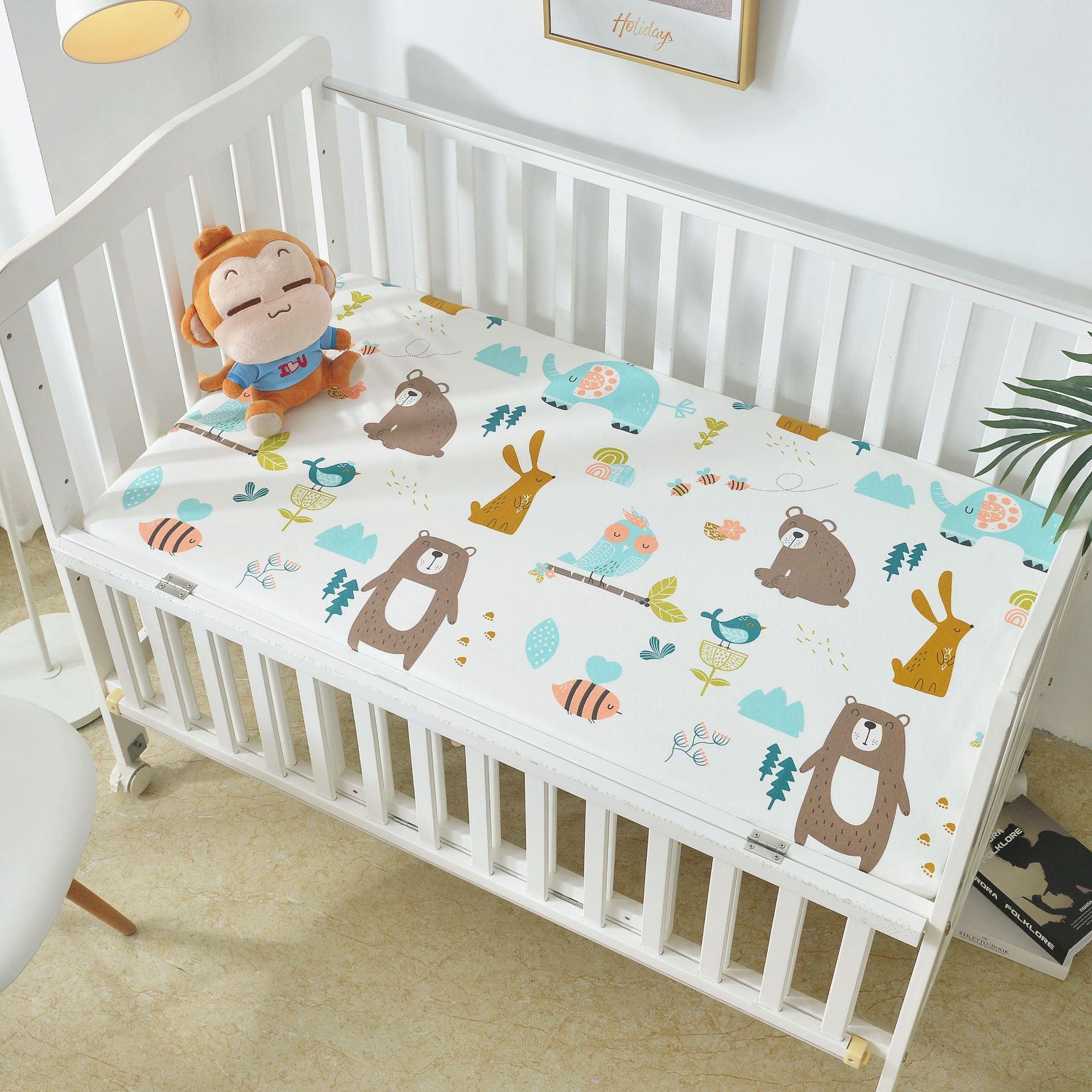 HOMCOM waterproof cotton crib bed sheet with breathable, urine-proof, non-slip design, suitable for baby cribs and bedding.