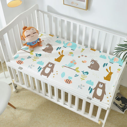 HOMCOM waterproof cotton crib bed sheet with breathable, urine-proof, non-slip design, suitable for baby cribs and bedding.