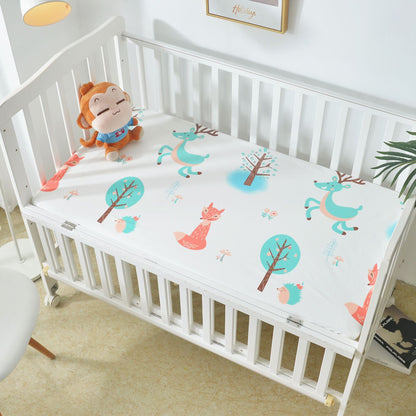 HOMCOM waterproof cotton crib bed sheet with breathable, urine-proof fabric and non-slip design for secure, comfortable sleep.