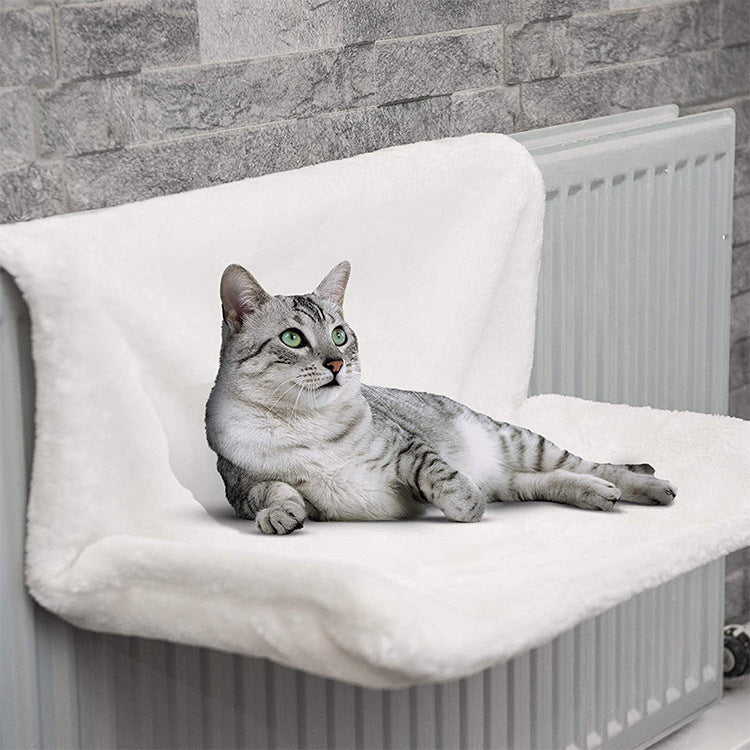 HOMCOM iron frame cat bed with hammock design and radiator bed feature, showing cozy fabric and sturdy metal structure.