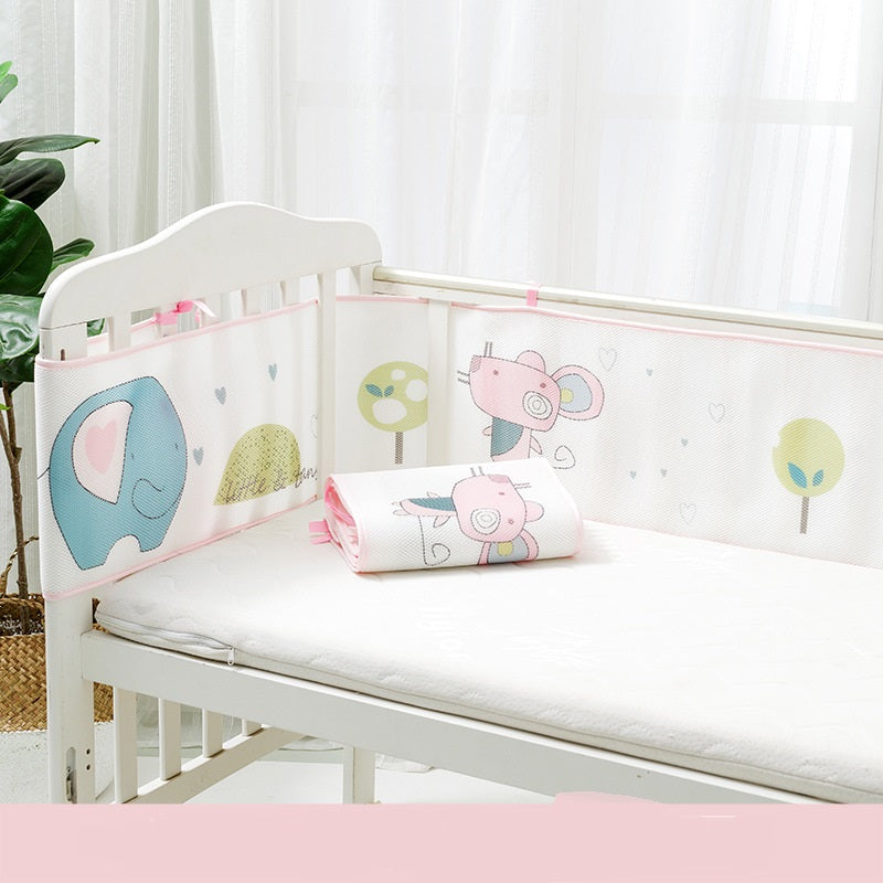 HOMCOM 3D sandwich mesh breathable baby bed surround with anti-collision protection for child safety in a crib.