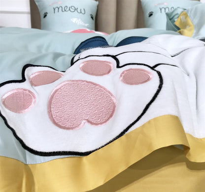 HOMCOM cotton satin princess wind bedding kit with embroidered cartoon appliqué featuring a charming princess design.
