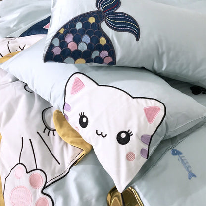 HOMCOM cotton satin princess wind bedding kit with embroidered cartoon appliqué, featuring soft, colorful princess design.