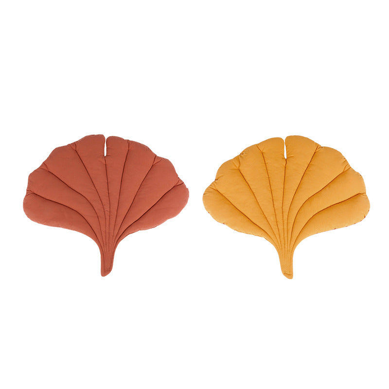 Eprolo leaf-shaped cat and dog sleeping mat with chew-resistant fabric, ideal for autumn and winter pet comfort.