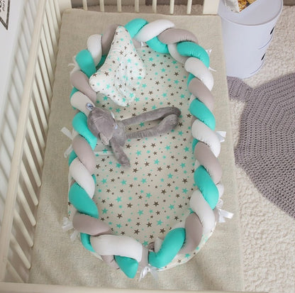 HOMCOM portable cotton crib with soft fabric and sturdy frame, ideal for easy mobility and comfortable sleeping space for babies.