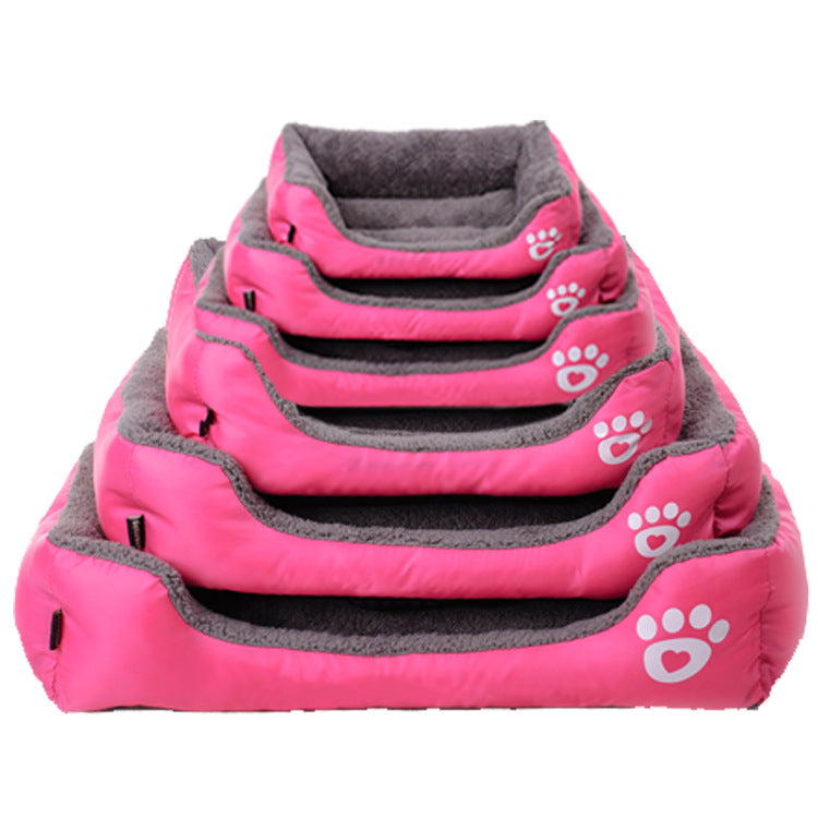 HOMCOM winter warm pet bed in dog nest style with plush lining, ideal for keeping dogs cozy and comfortable during cold weather.