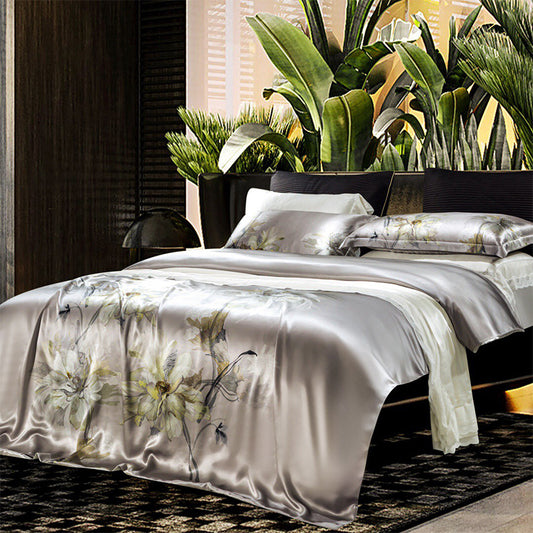 HOMCOM digital printed four-piece bedding set featuring colorful geometric patterns on soft fabric for a modern bedroom.
