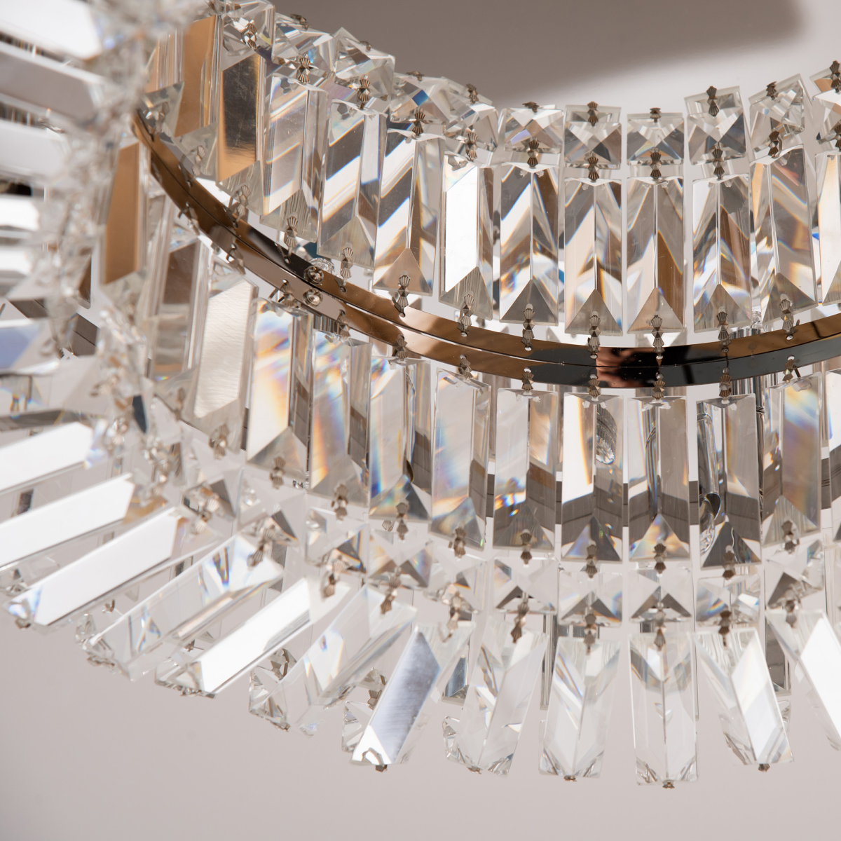 HOMCOM crystal ceiling light chandelier with stainless steel pendant and silver finish, featuring hanging crystal accents.