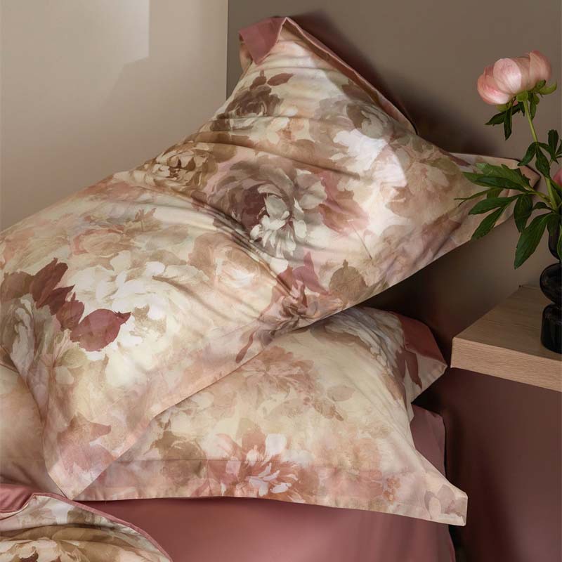 HOMCOM Flower Tencel digital printed four-piece bedding set with floral design on soft fabric for a cozy bedroom look