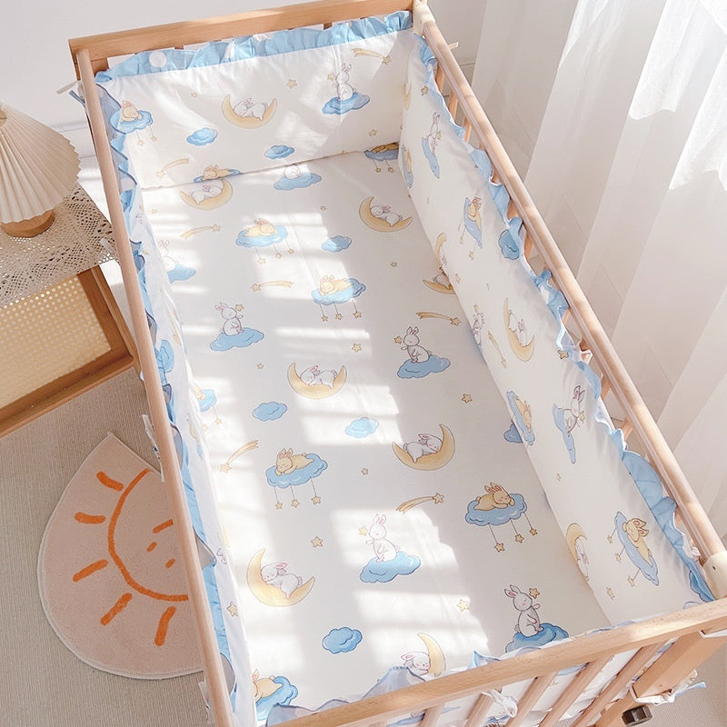 HOMCOM cartoon children's bedding kit with colorful, playful designs for kids' beds, featuring soft and cozy fabric.
