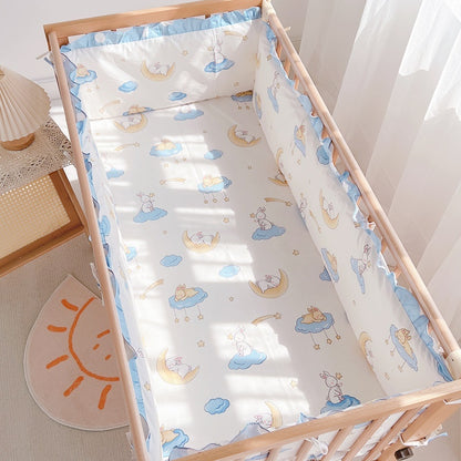 HOMCOM cartoon children's bedding kit with colorful, playful designs for kids' beds, featuring soft and cozy fabric.