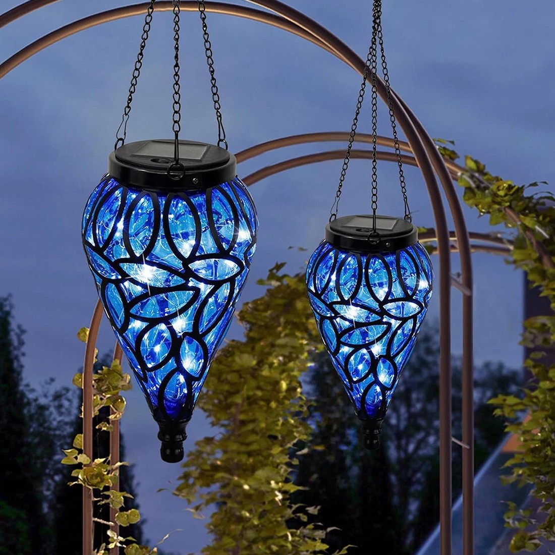 HOMCOM outdoor solar-powered LED lantern hanging yard decoration lamp with a classic design, ideal for garden lighting.