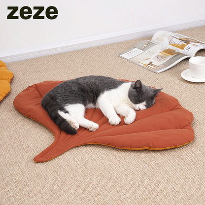 Eprolo leaf-shaped cat and dog sleeping mat with chew-resistant fabric, suitable for autumn and winter pet comfort.