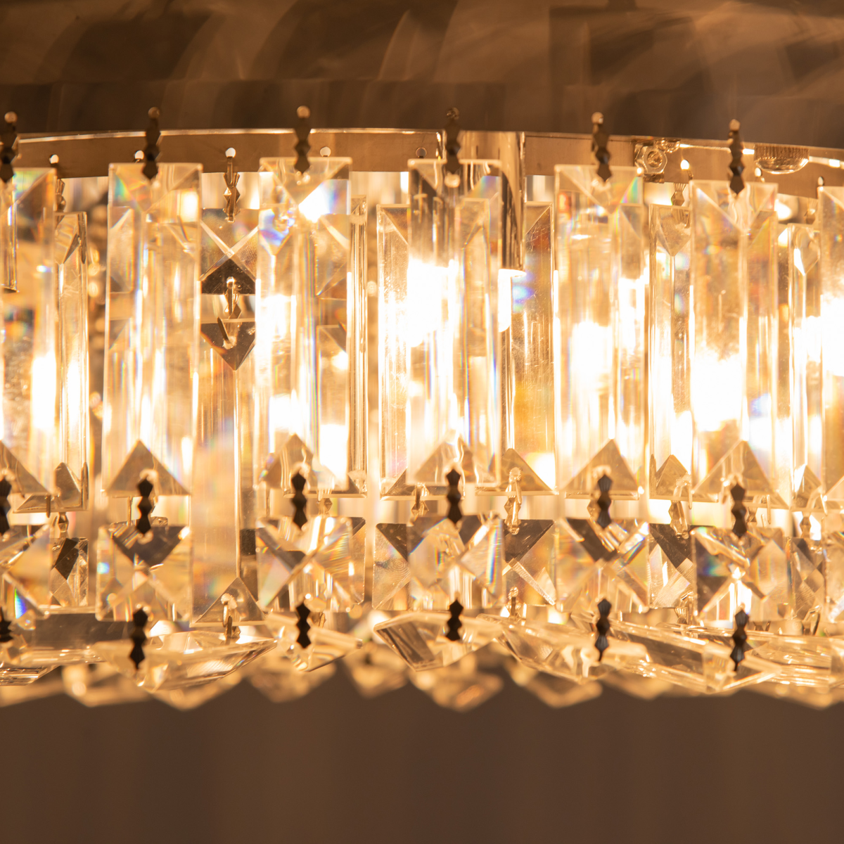 HOMCOM crystal ceiling light chandelier with stainless steel pendant and silver finish, featuring multiple hanging crystal accents.