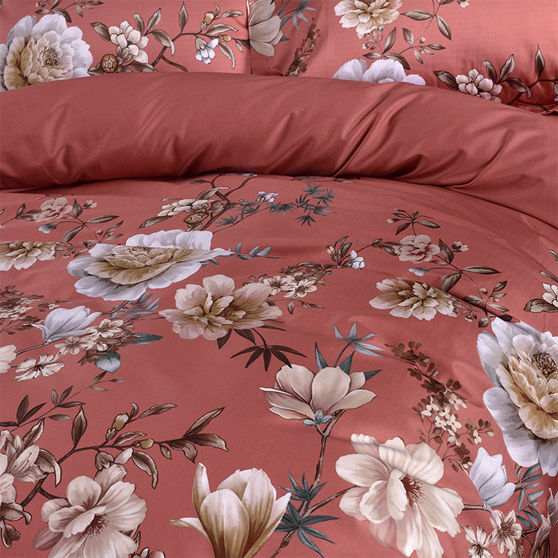 HOMCOM double-sided silky cotton duvet cover bedding with soft, smooth fabric and elegant design in a cozy bedroom setting.