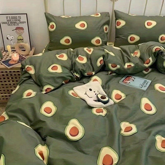 HOMCOM cartoon printed four-piece bedding set with quilt cover, featuring colorful fun character designs on soft fabric.
