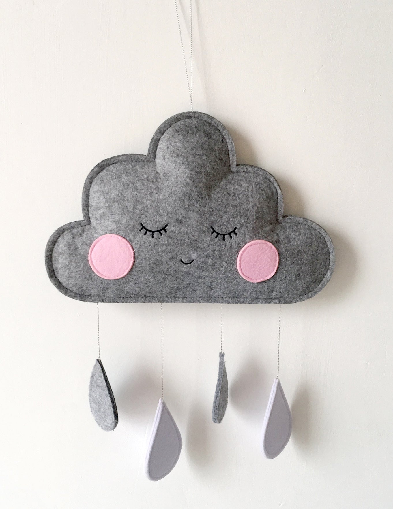 Eprolo clouds felt raindrops pendant hanging decoration for kids' room with soft cloud and raindrop shapes in pastel colors.