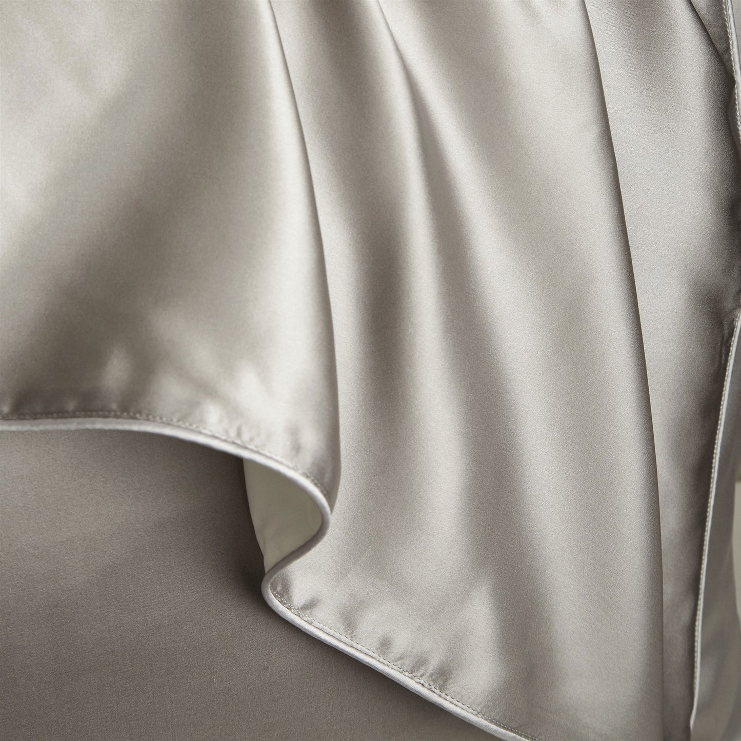 Purple eprolo pure silk pillowcase made from natural Mullberry silk, designed for hair and skin care, single-sided.