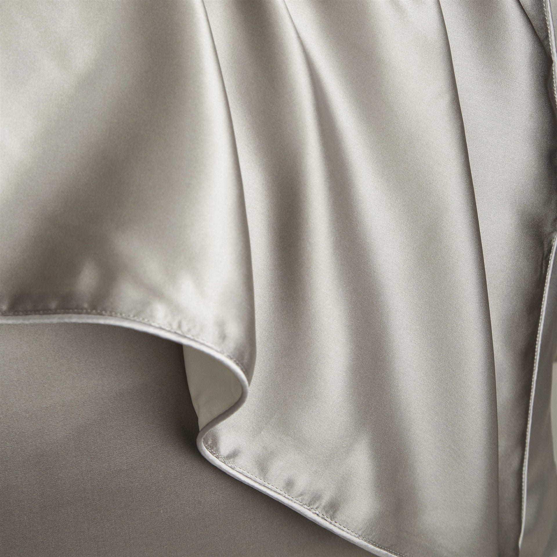 Purple eprolo pure silk pillowcase made from natural Mullberry silk, designed for hair and skin care, single-sided.