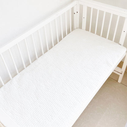 Eprolo baby fitted sheet made of quilted cotton with embroidered bear head design, suitable for 56cm crib mattress.