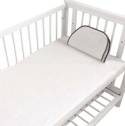 Eprolo baby fitted sheet with quilted cotton fabric and embroidered bear head design, suitable for 56cm cribs.