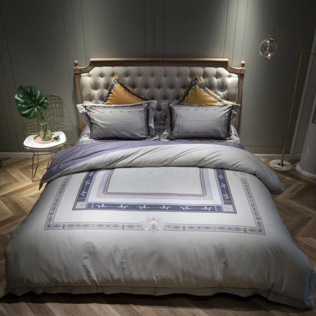 HOMCOM long staple cotton sateen feel bedding set of four pieces, 200x230cm, with smooth, luxurious fabric and elegant design.