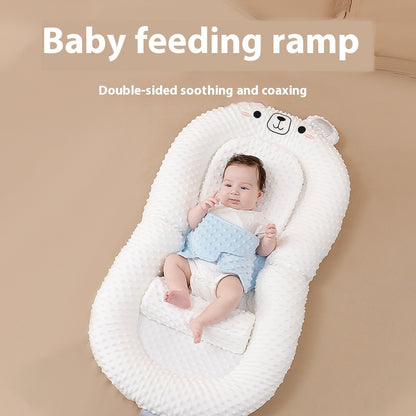 Cute HOMCOM baby suit for newborns with bionic bed design, portable and movable for comfortable infant care.
