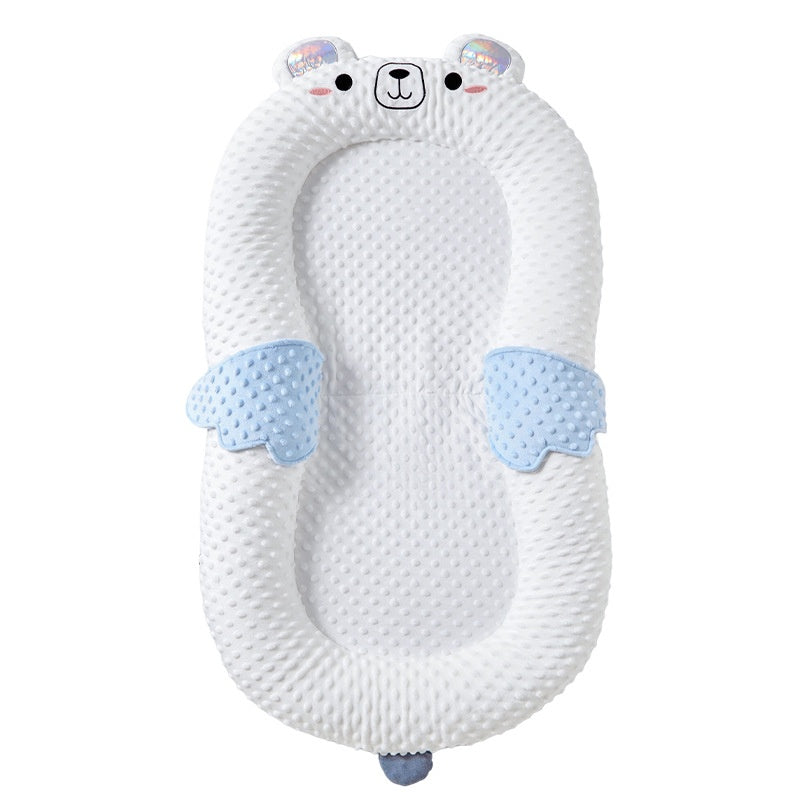 Cute bear-themed HOMCOM newborn baby suit with bionic bed, portable and movable pressure design for comfort and safety.