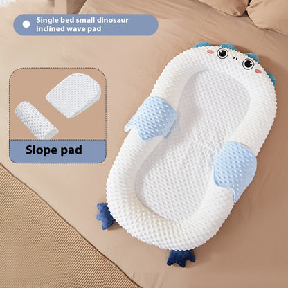 Homcom newborn baby suit featuring a cute bear design, portable and comfortable bionic bed with adjustable pressure for newborns.