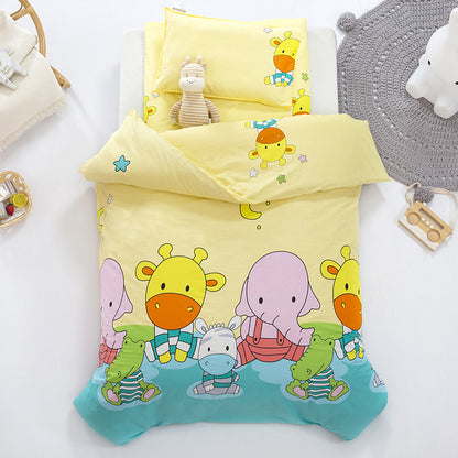 HOMCOM pure cotton jungle lion children's small bedding set with 3-piece baby bedding kit, featuring colorful animal print.