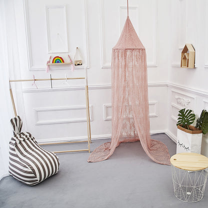 Pink lace mosquito net bed curtain for cribs, ideal for summer, from HOMCOM, creating a cozy game house tent for children.