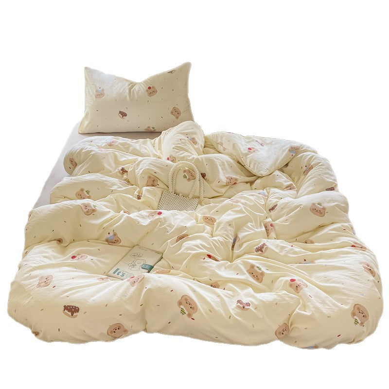 HOMCOM Class A maternal and infant-grade wrinkled cotton four-piece bedding set with soft, breathable fabric for babies.