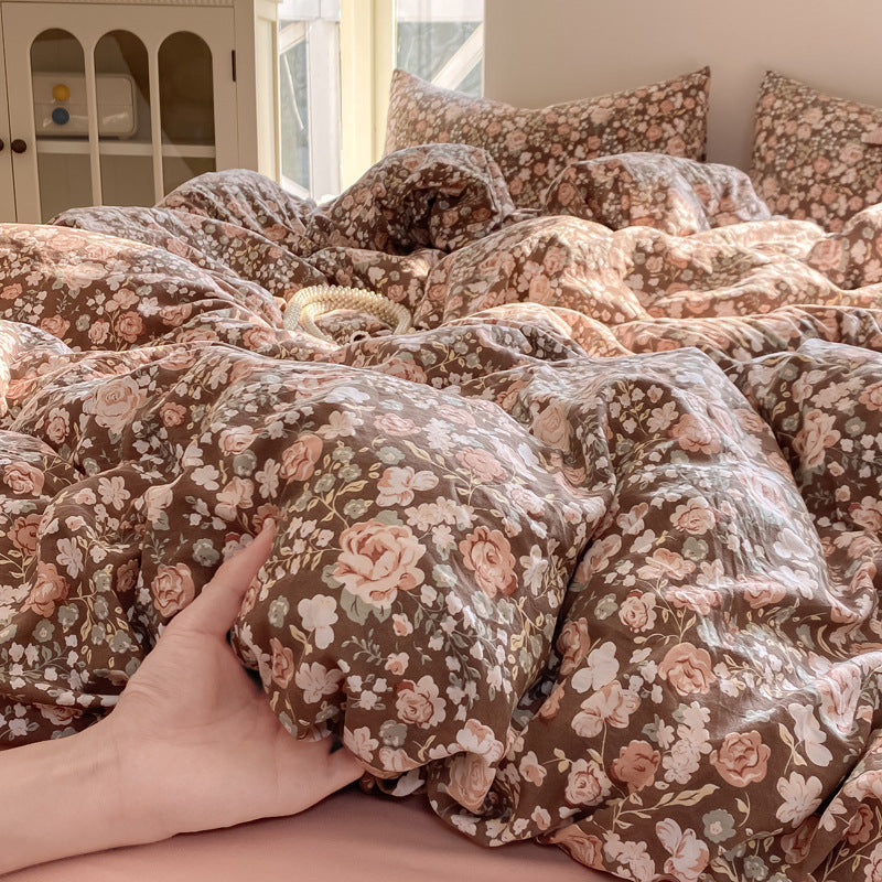 HOMCOM Class A maternal and infant-grade wrinkled cotton four-piece bedding set with soft, cozy fabric for babies and toddlers.