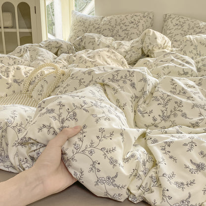 HOMCOM Class A maternal and infant-grade wrinkled cotton four-piece bedding set with soft, breathable fabric for babies and moms.