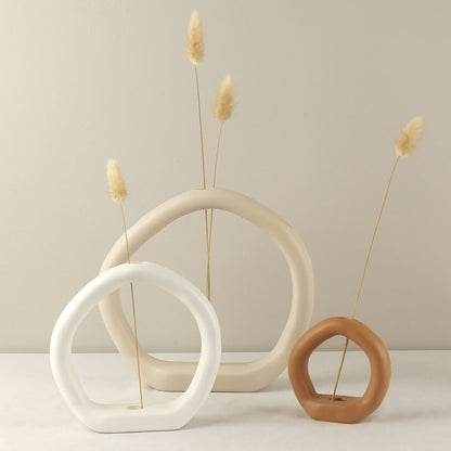 Creative HOMCOM vase for hallway and living room decor, featuring a sleek design for home furnishings and decorative display.