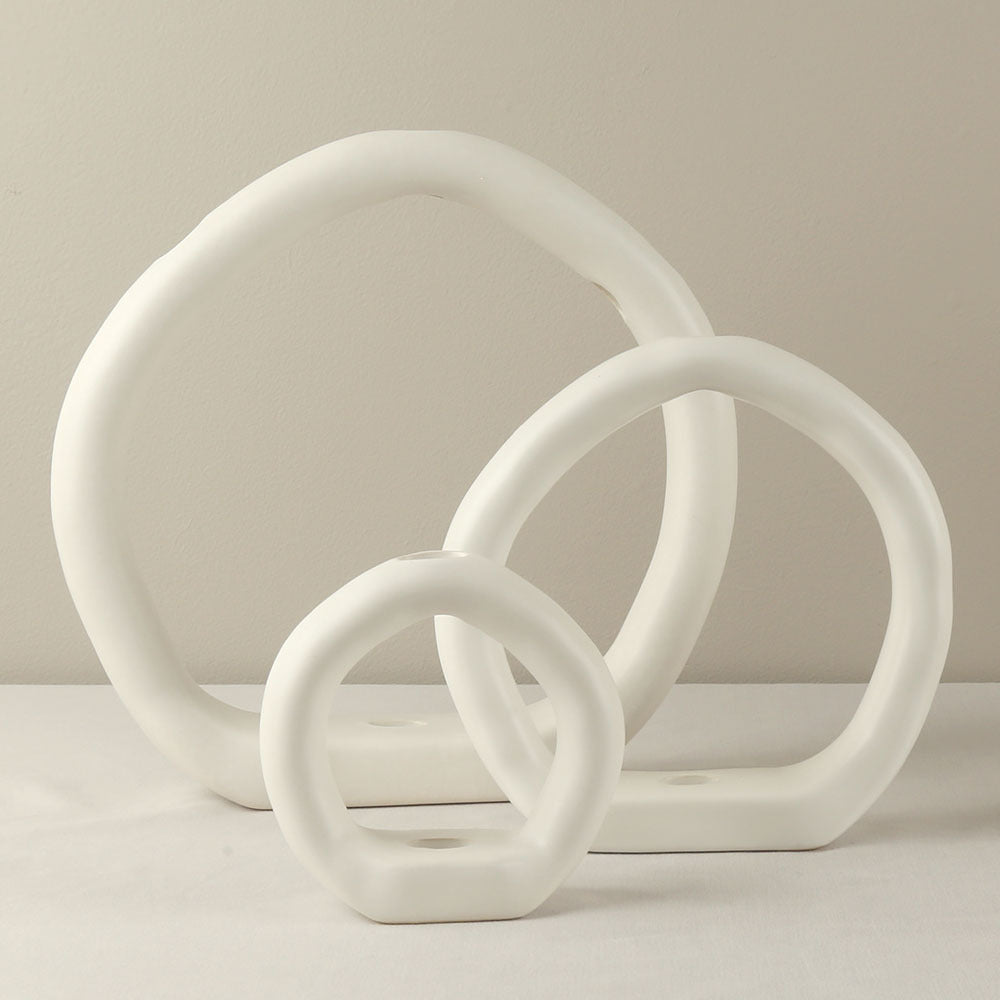 HOMCOM creative ceramic vase for hallway or living room decor, showcasing a modern design with decorative arrangement.