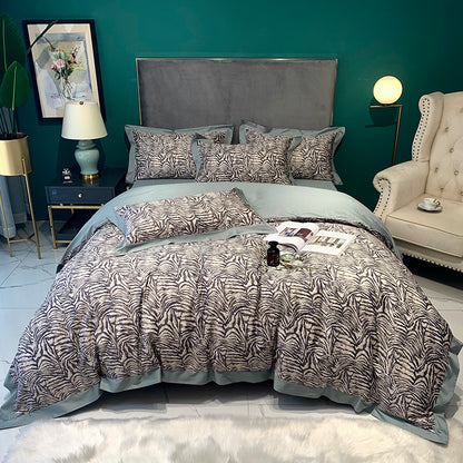 Green digital printed four-piece bedding set made from long-staple cotton by HOMCOM, featuring a soft, comfortable fabric.