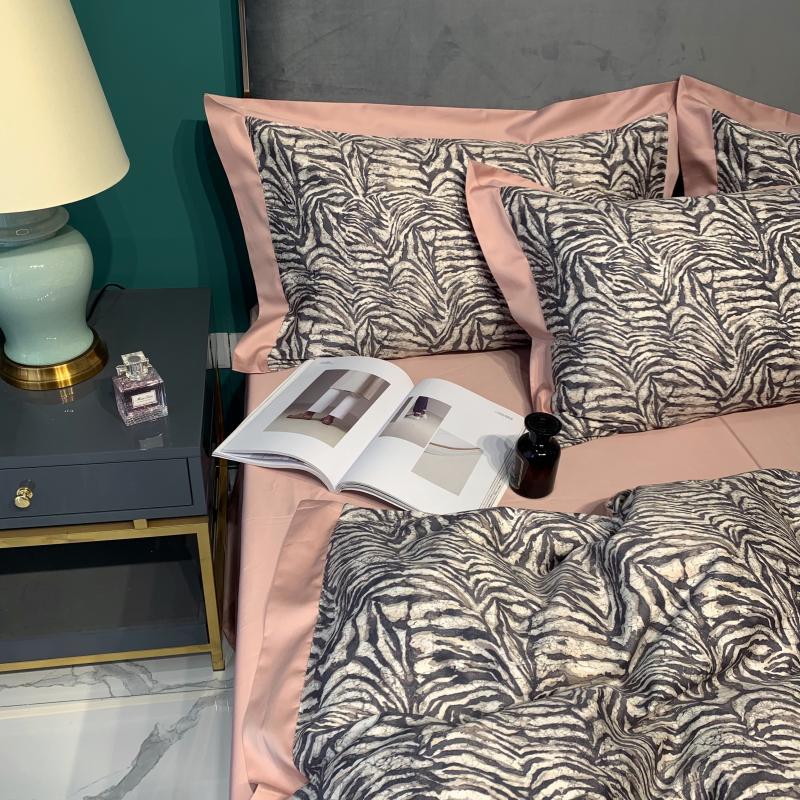 HOMCOM long-staple cotton digital printing four-piece bedding set in summer green, featuring detailed fabric and vibrant design.