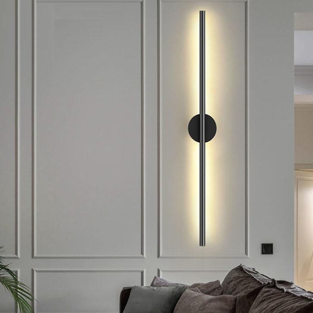 Modern HOMCOM dimmable LED wall light strip, indoor and outdoor sconce, sleek long design for stylish lighting.